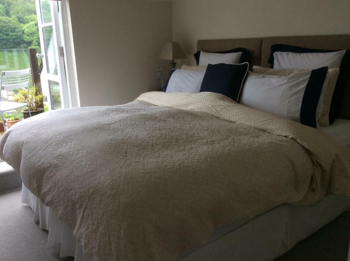 Compass Rose Bed & Breakfast Dartmouth Exterior foto